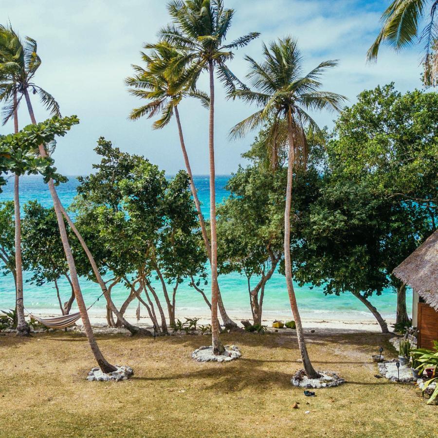 Whispering Palms - Absolute Beachfront Villas Port Vila Exterior foto