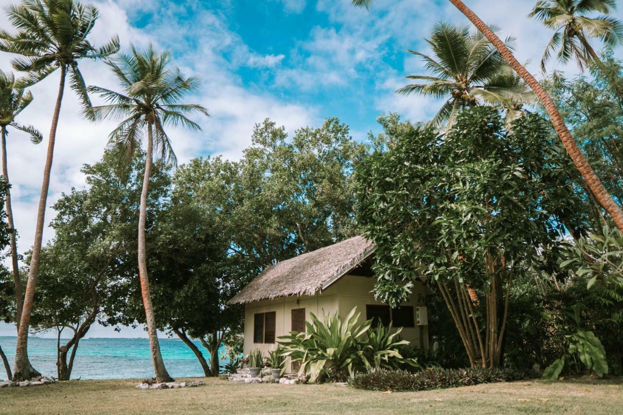 Whispering Palms - Absolute Beachfront Villas Port Vila Exterior foto