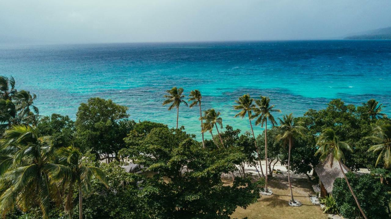Whispering Palms - Absolute Beachfront Villas Port Vila Exterior foto